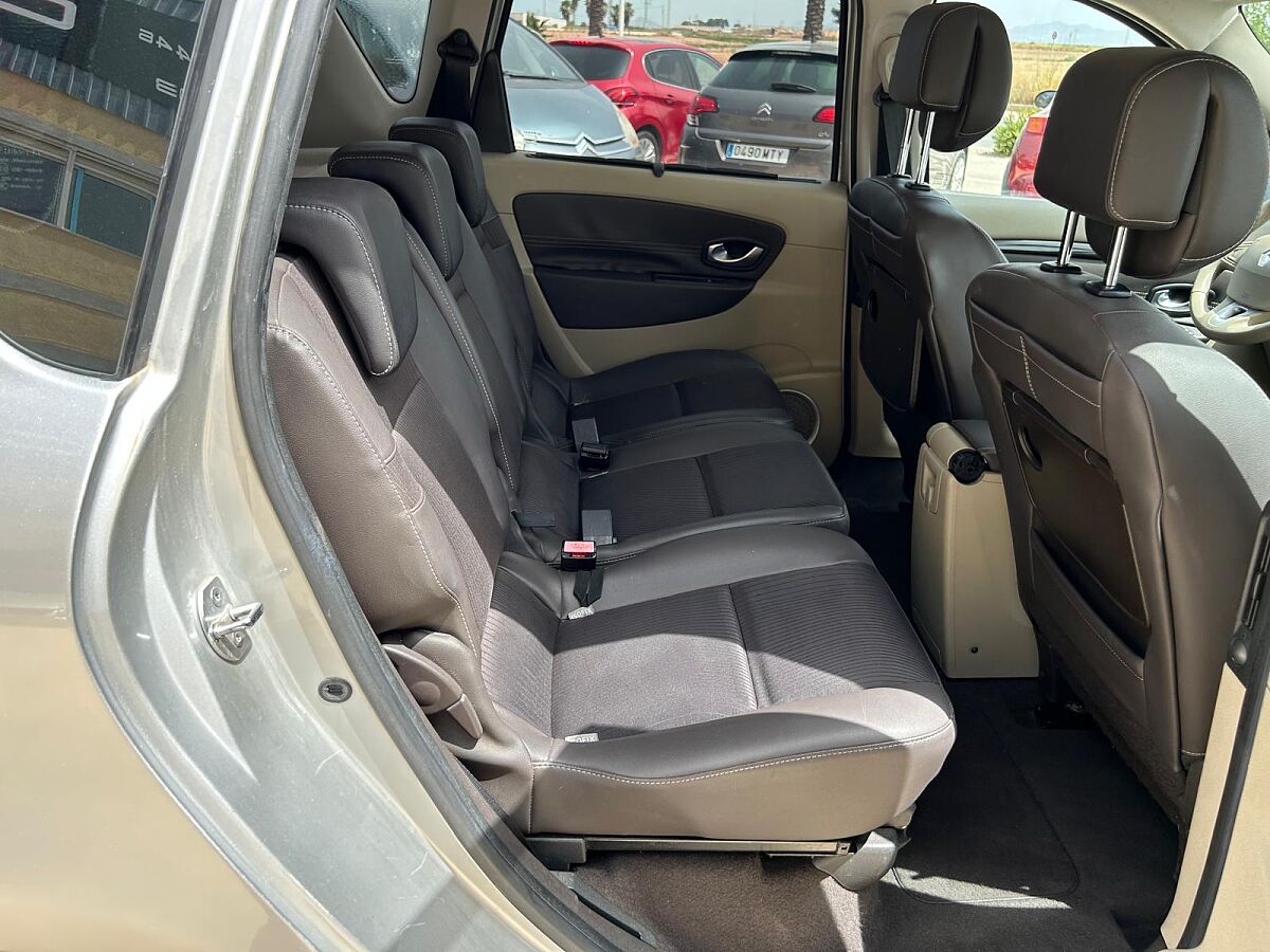 RENAULT SCENIC DYNAMIQUE 2.0 AUTO SPANISH LHD IN SPAIN 88000 MILES SUPERB 2009
